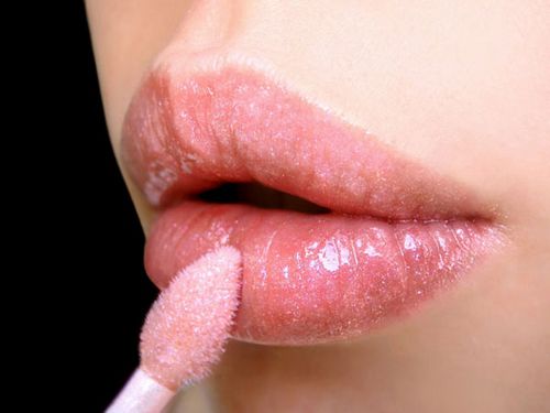 Как сделать макияж если маленькие губы
