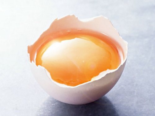 Чем полезно сырое яйцо с хлебом